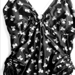 Torrid Skull Black and Silver Swimsuit Size 2X
